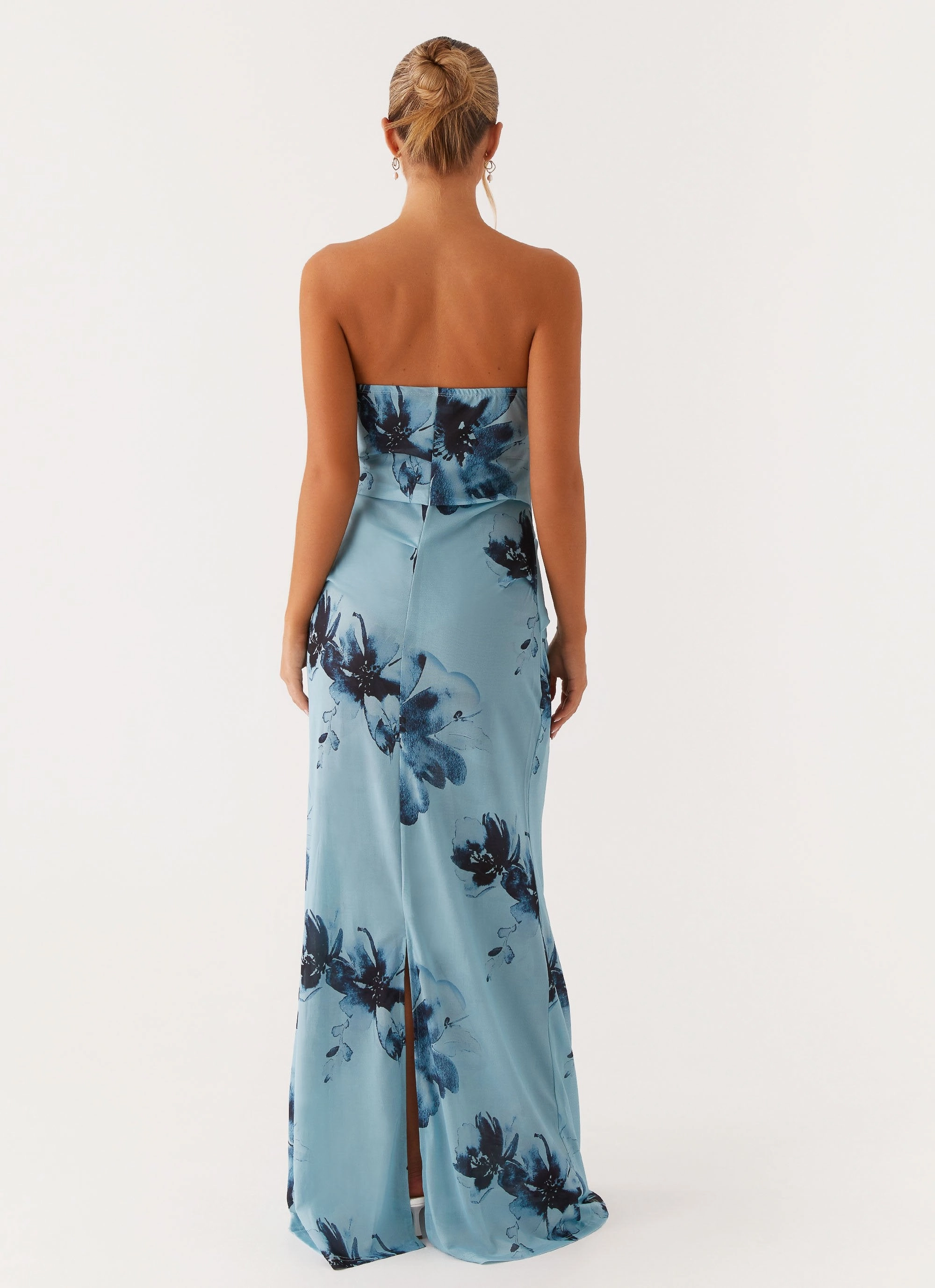 Field Of Dreams Maxi Dress - Blue Black Floral Chic Comfort Look Gender Free
