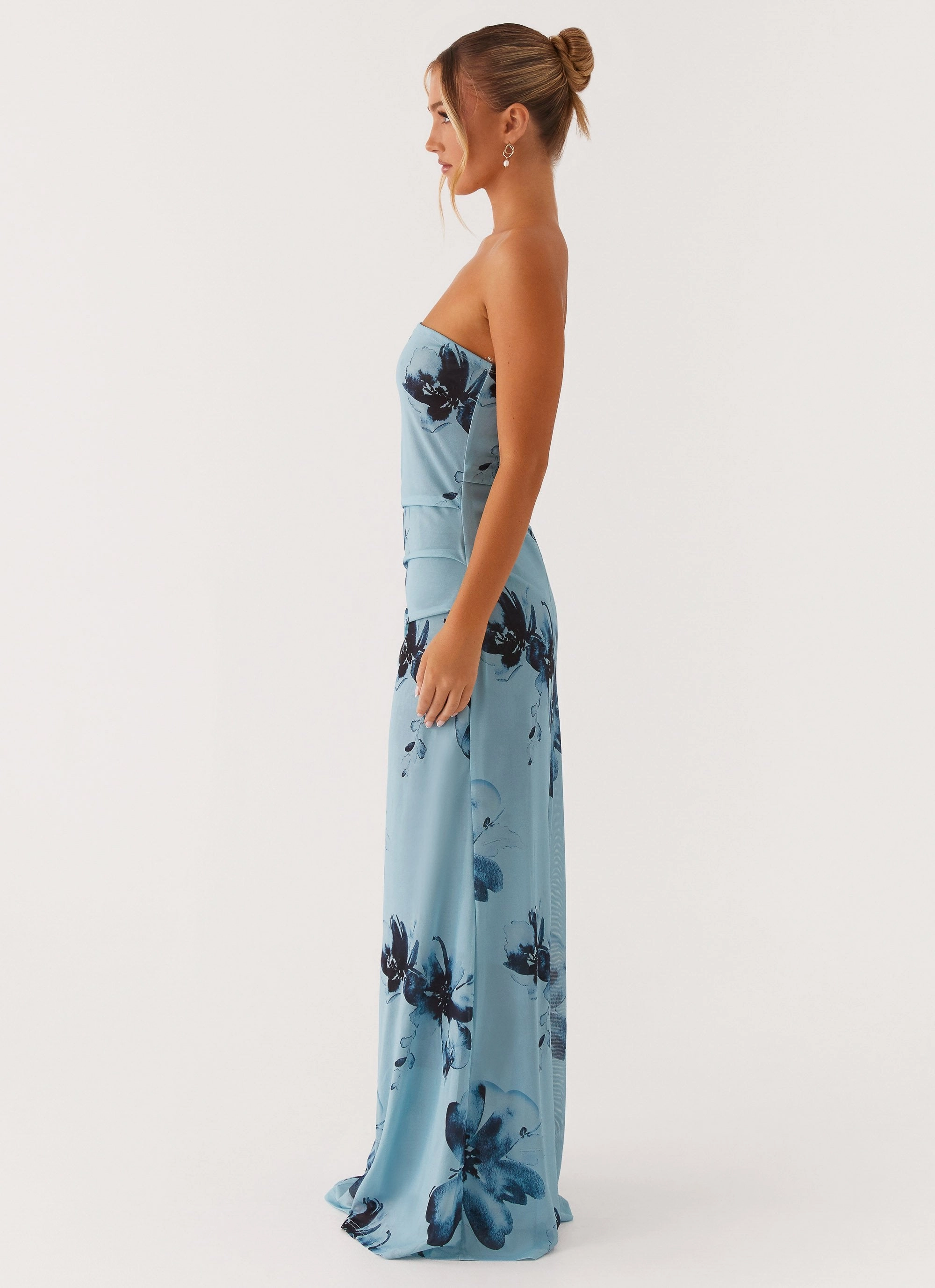 Urban Feel Comfort waistband Field Of Dreams Maxi Dress - Blue Black Floral