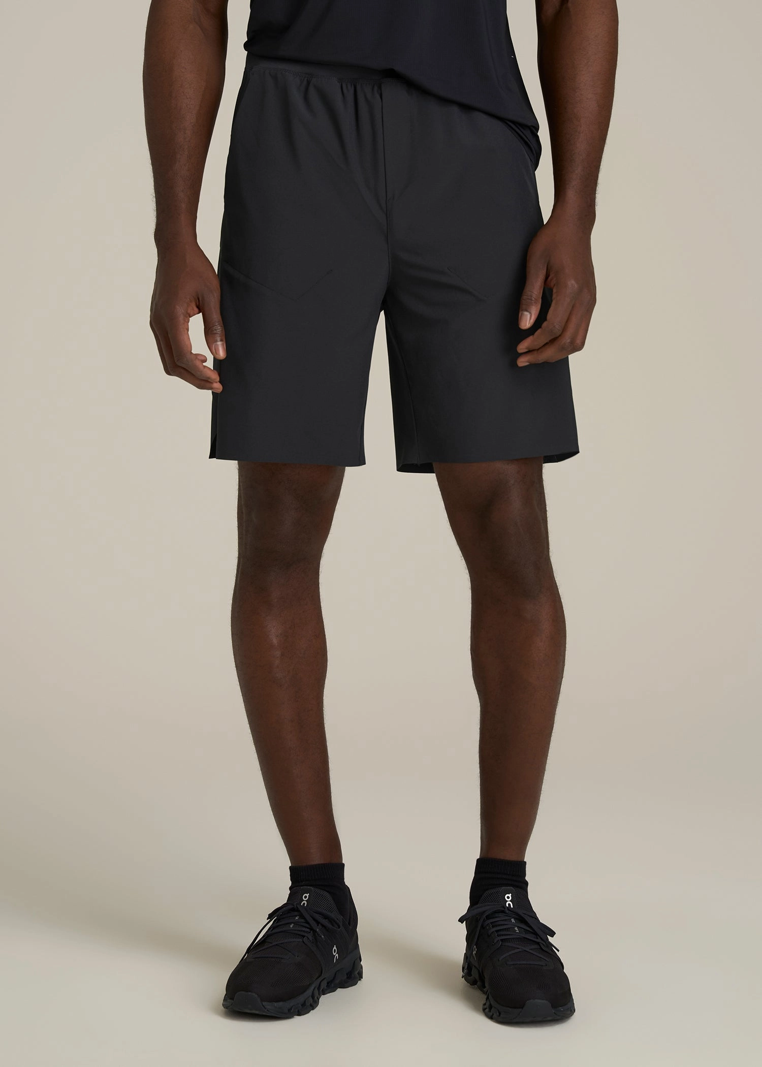 Minimal Waist Casual Look 2-in-1 Featherweight Running Short for Tall Men in Black