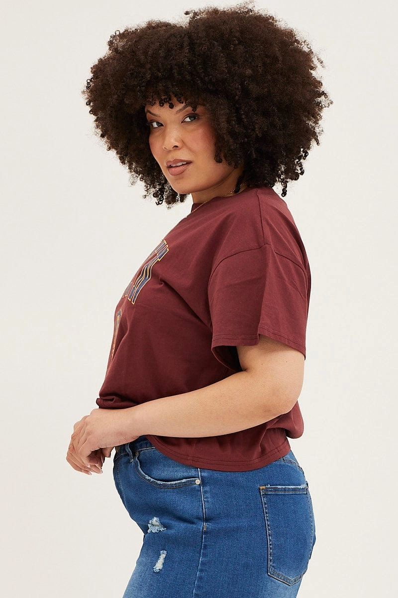 Chic and Cozy Low Impact Manufacturing Red Short Sleeve Graphic Round Neck T-shirt