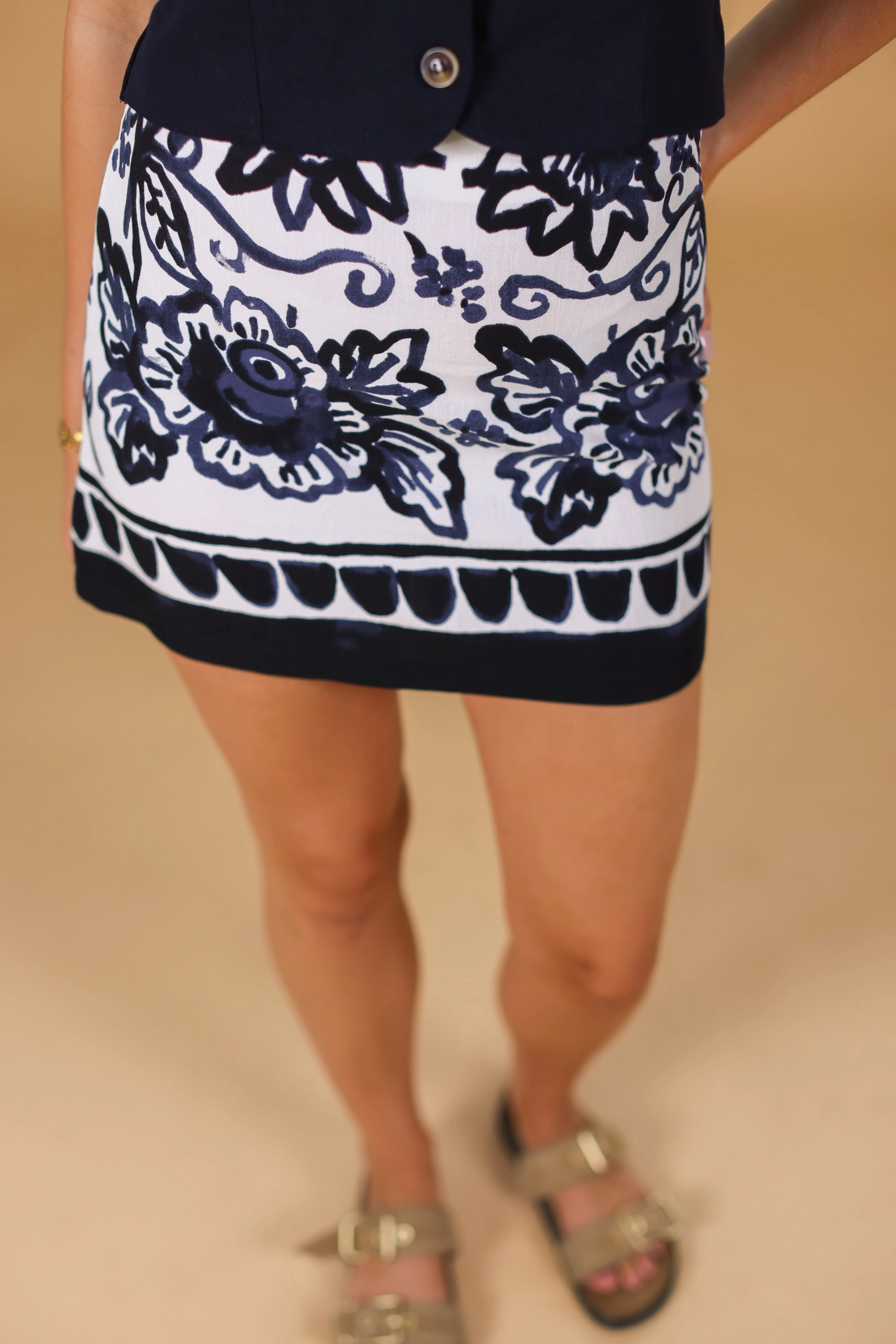 Outfit Display Skirt Mara Porcelain Petals