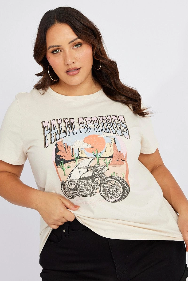 Relaxed and Comfy HighThreadCount White Graphic T-shirt Short Sleeve Crew Neck