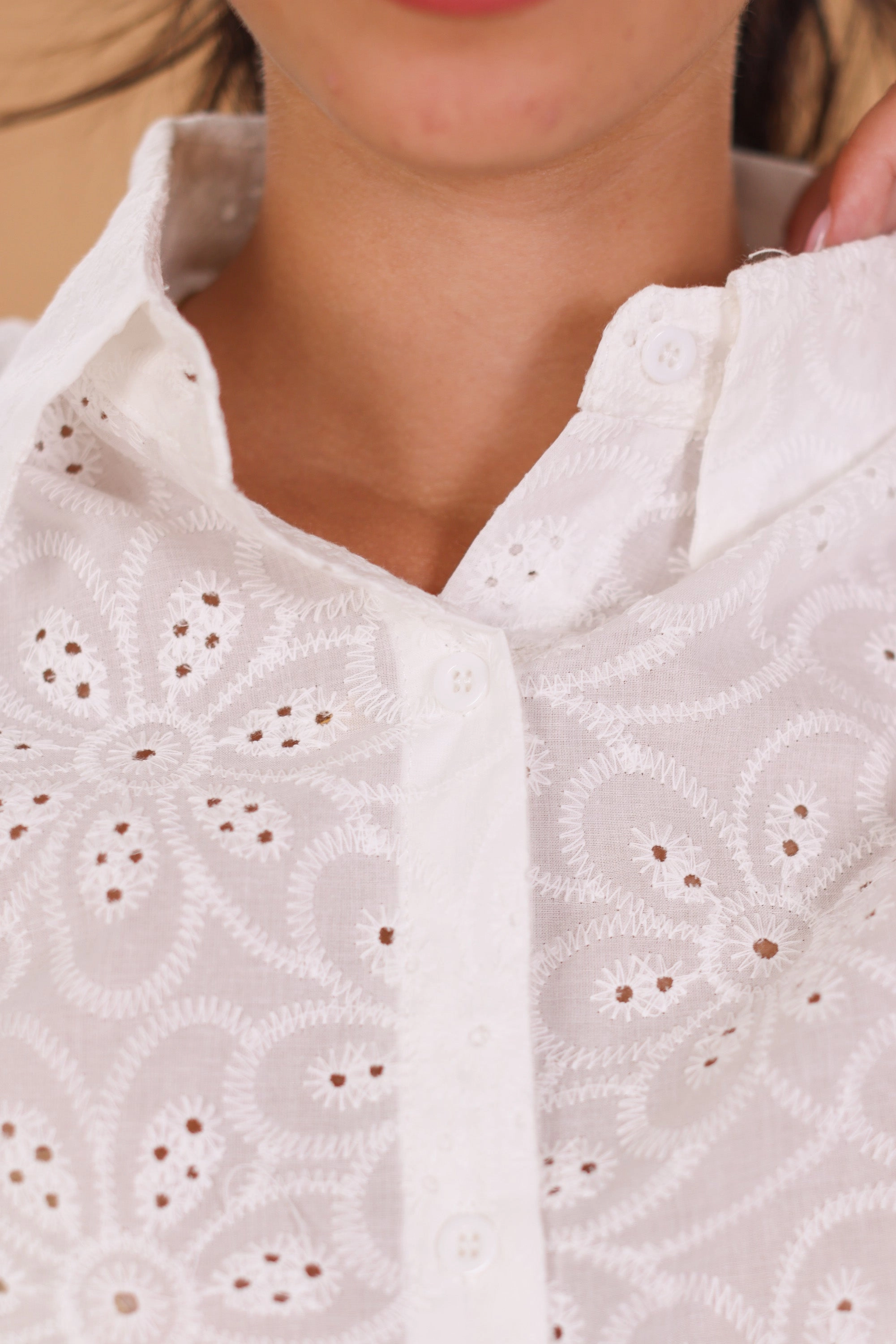 Tapered Cut MoistureWickingMaterial Shirt Poppy White