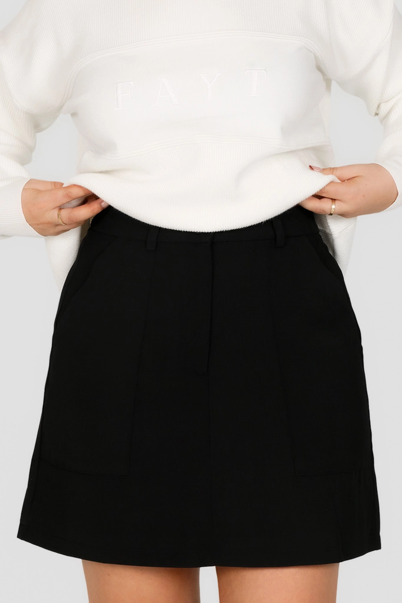 Mall Brand Look BENNETT SKIRT BLACK