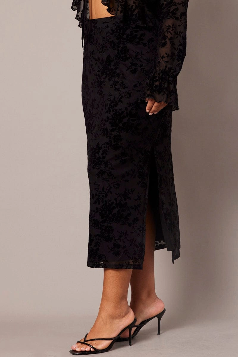 Outfit Display Innovative Fabric Black Burnout Elastic Waist Skirt