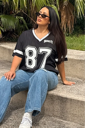 Black Graphic T-shirt Short Sleeve V-neck Recycled Polyester Lightweight Feel