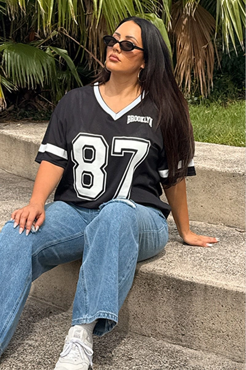 Black Graphic T-shirt Short Sleeve V-neck Recycled Polyester Lightweight Feel