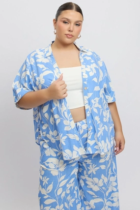 Blue Abstract Relaxed Shirt Short Sleeve Linen Blend Versatile Look Reinforced Collar