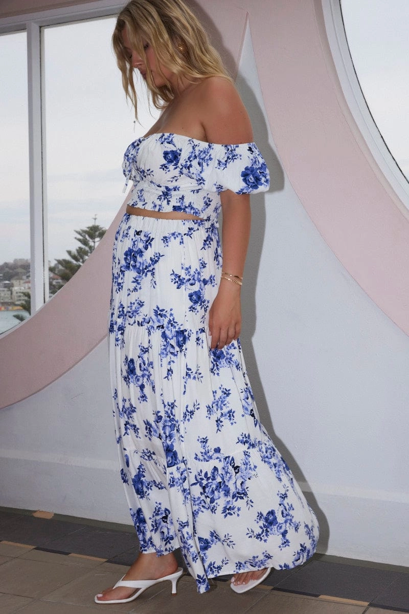 Blue Floral Tiered Elastic Waist Maxi Skirt Ruching Details Easy Outfit