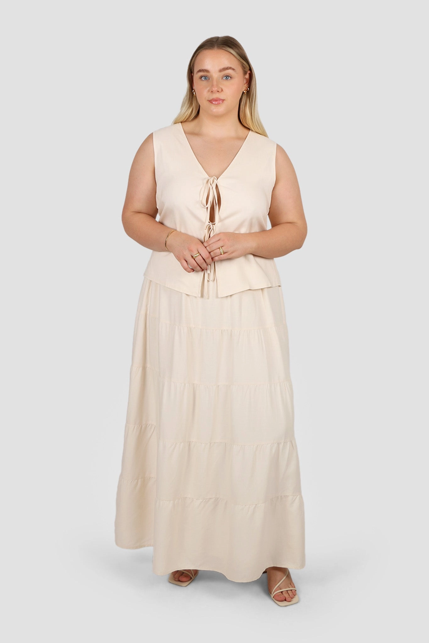 ZYLA TIERED MAXI SKIRT NEUTRAL Elegant Feel party look