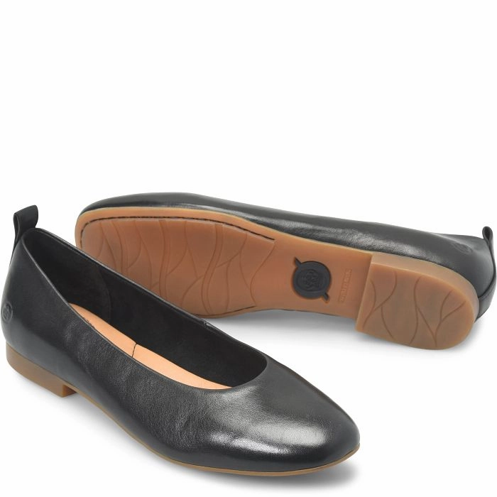 weekend use Born Women's Patrice Flat - Black