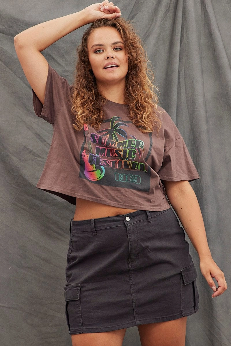 Cozy Design Brown Graphic T-shirt Short Sleeve Music Festival