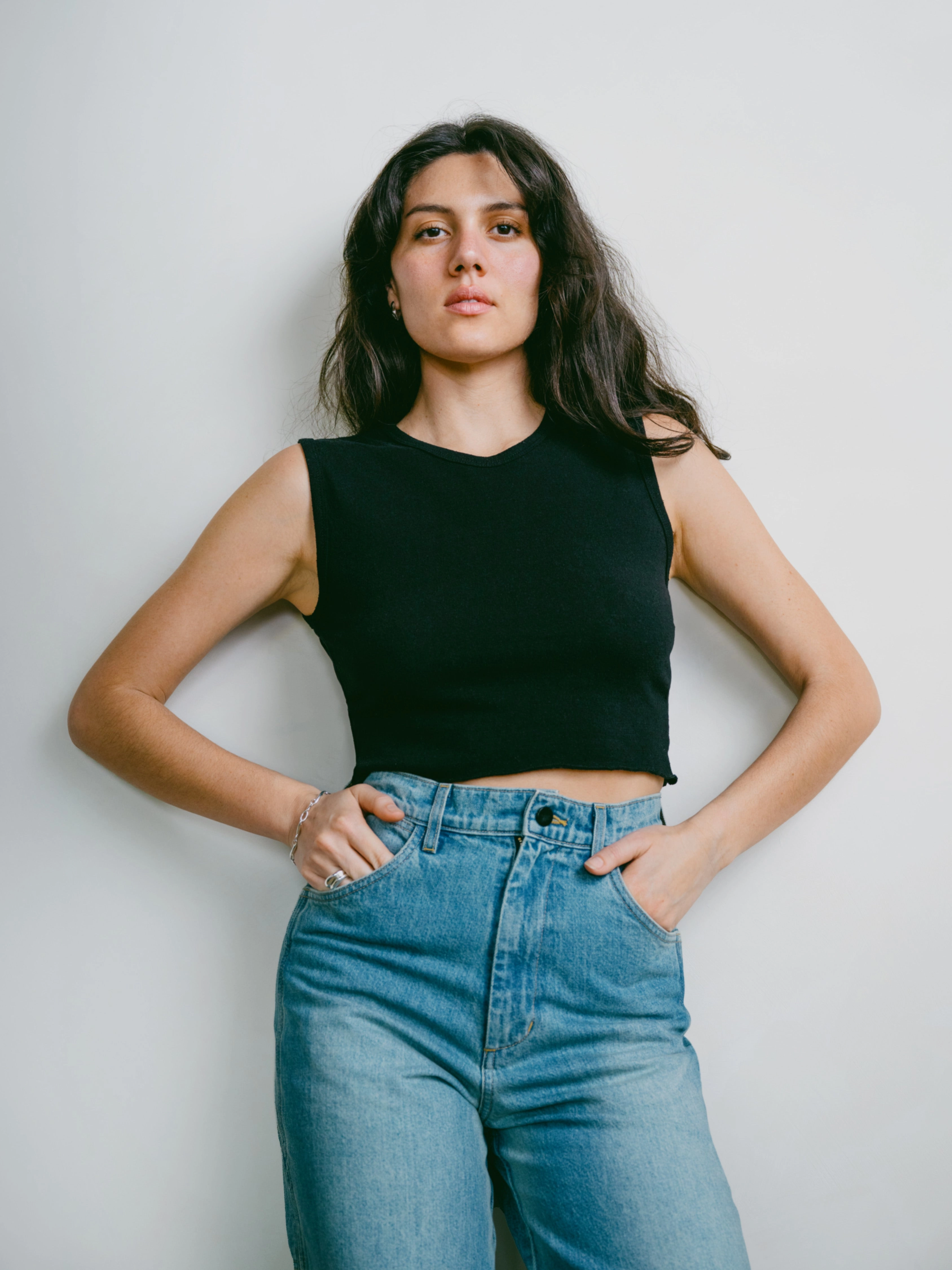 Multi Panel Structure Versatile and Stylish Tasi Crop, Regen Silk Noil Jersey, Black