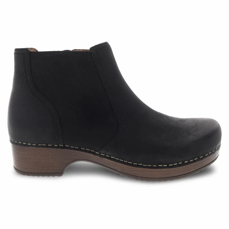 Dansko Women's *EXCLUSIVE* Barbara Boot - Black Breathable Cold Climate Thermal Core Rainy Day Commuter