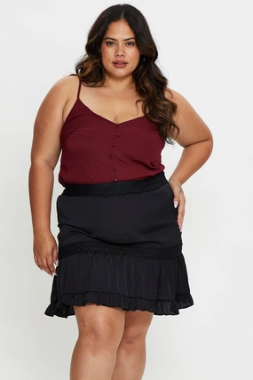 Black Mini Skater Skirt Ruffle Hem Simple Styling