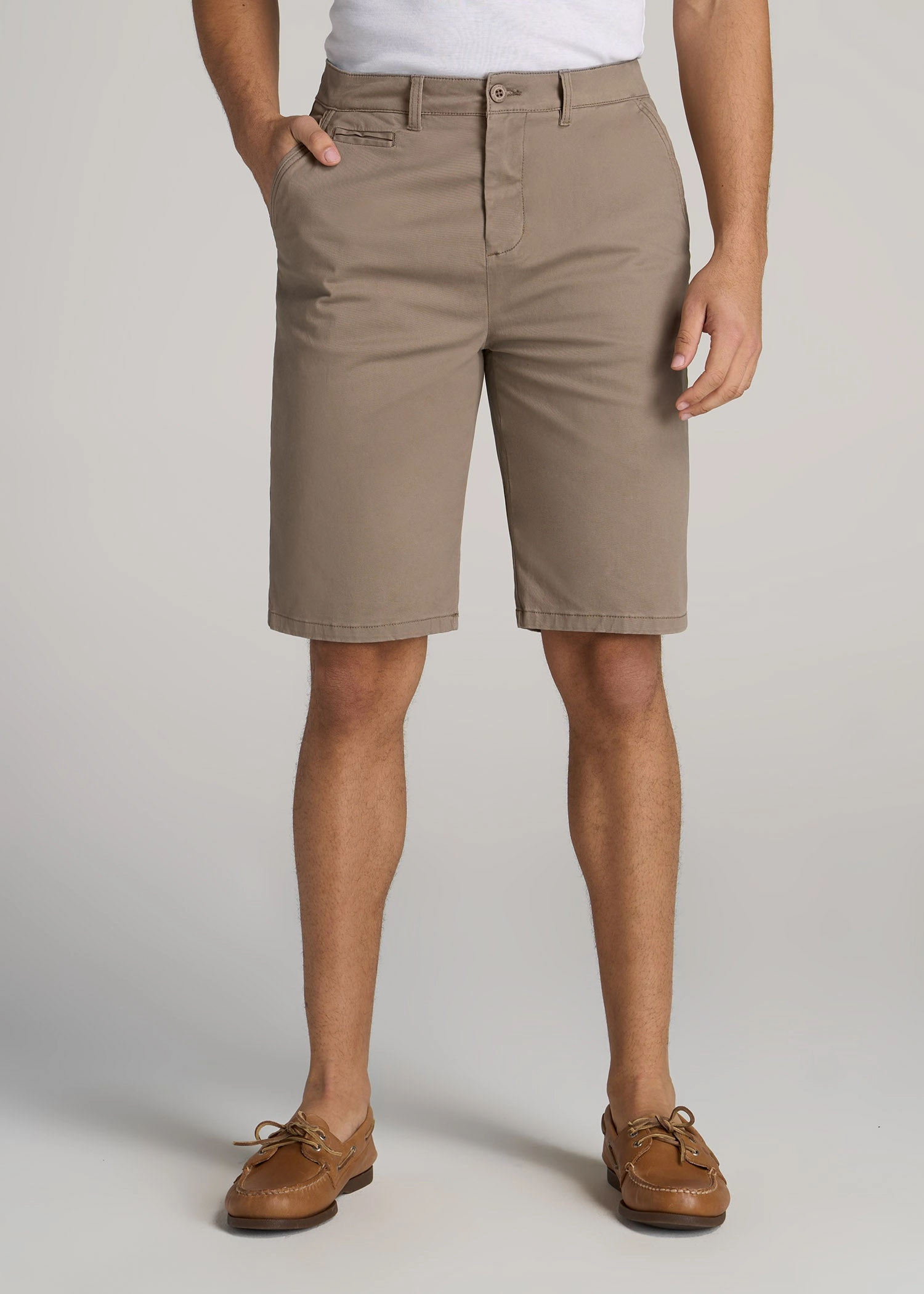 Chino Shorts for Tall Men in Dark Sand Concert wear