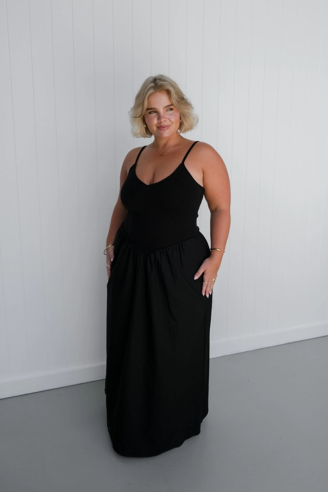 YARA DRESS BLACK effortless grace