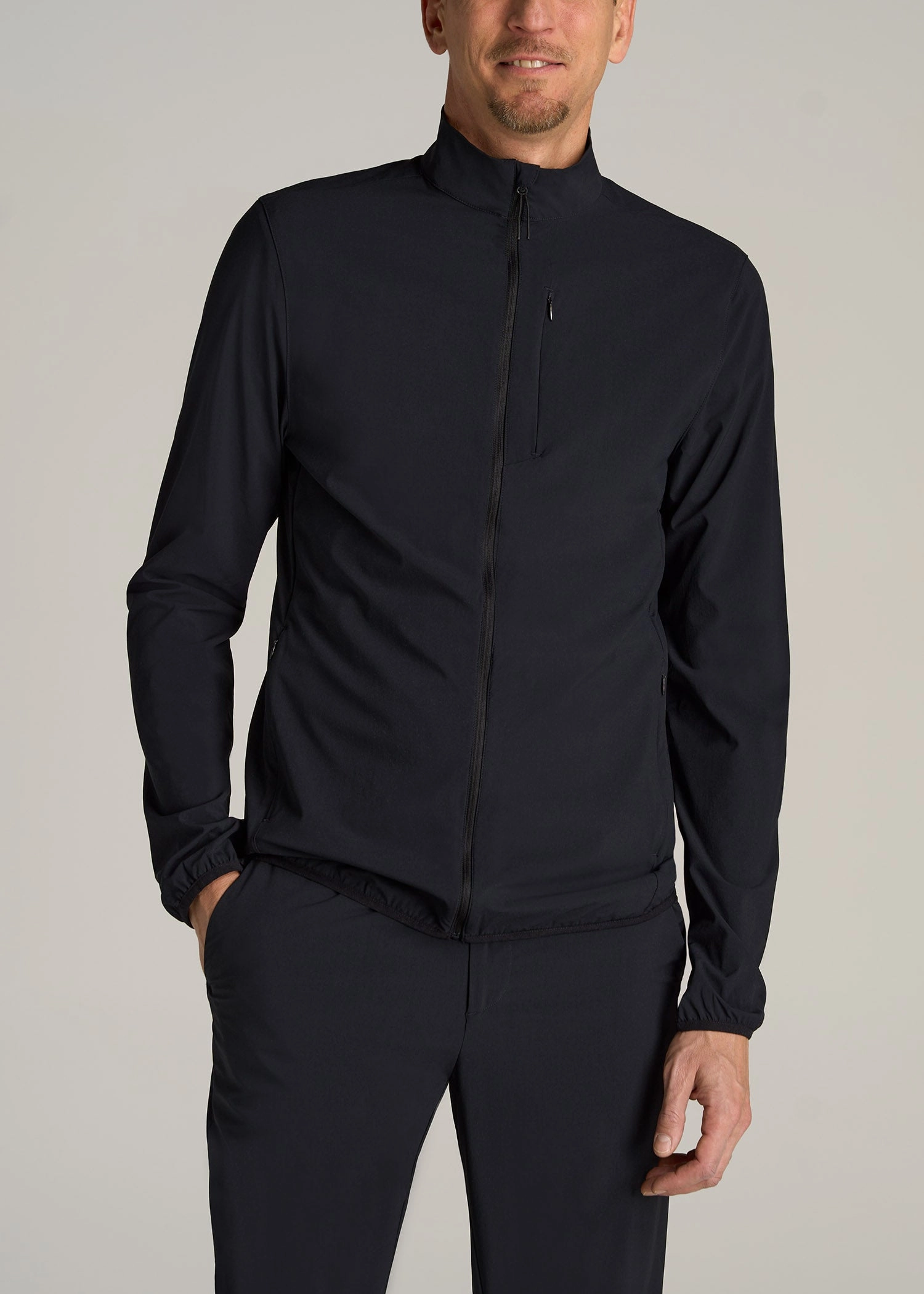 Tall Men's Softshell Jacket for Outdoor Training in Black Breathable Layer Sleek Layer Fit