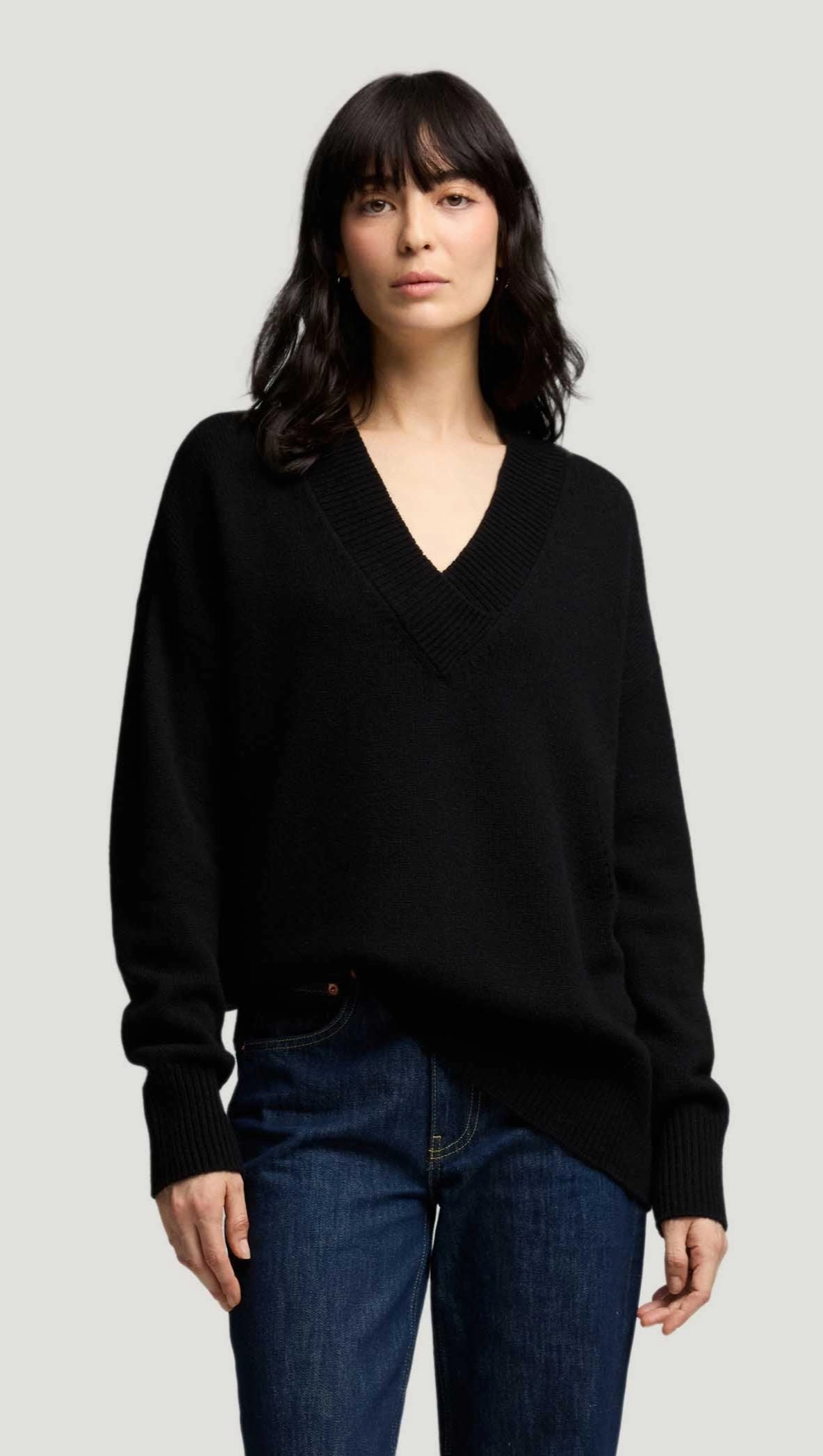 Oversized V-Neck Sweater in Merino Wool | Black Transitional Piece Warm Essentials