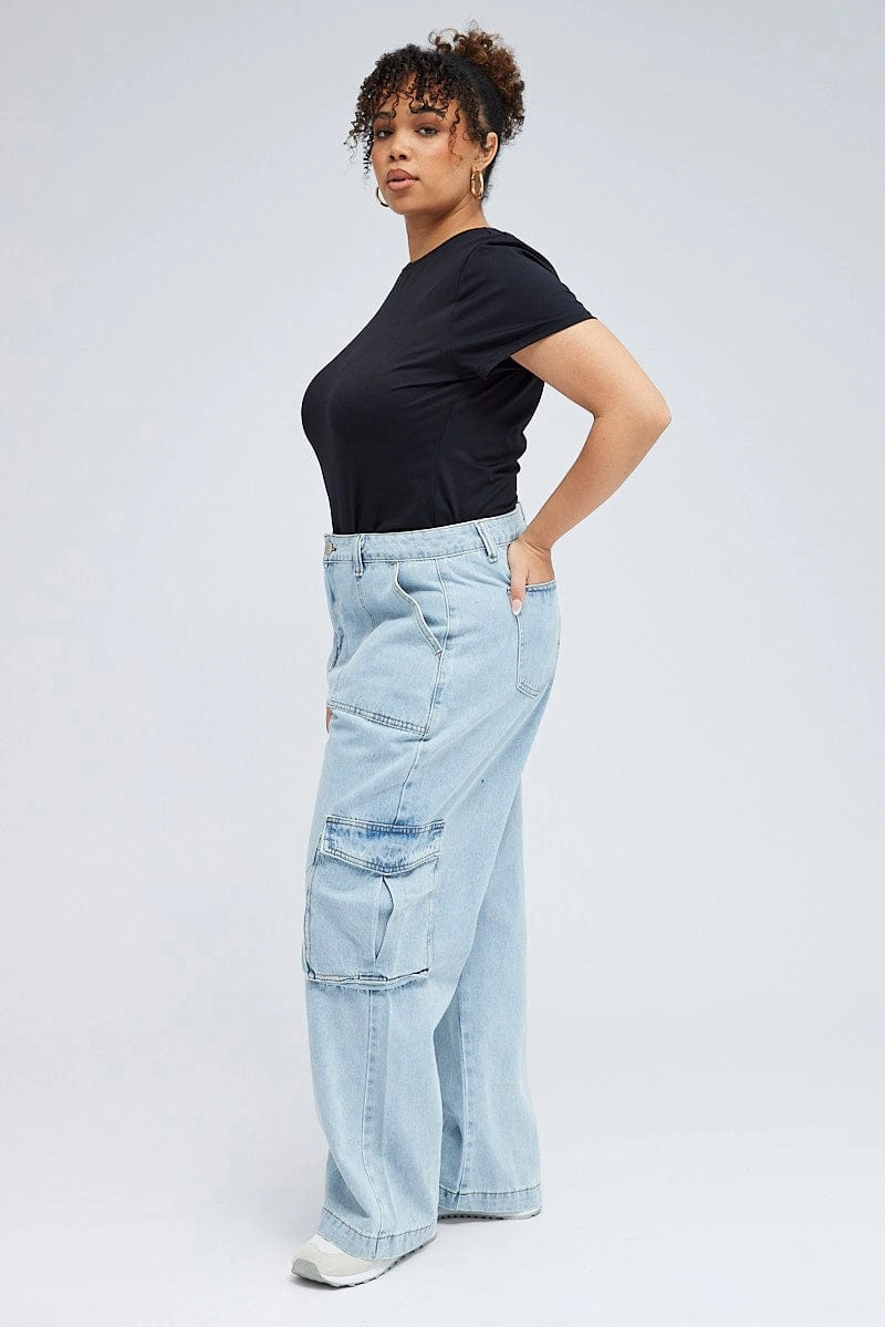 Minimalist Elegant Travel Outfit Evening Stroll Minimalist Denim Cargo Jeans High Rise
