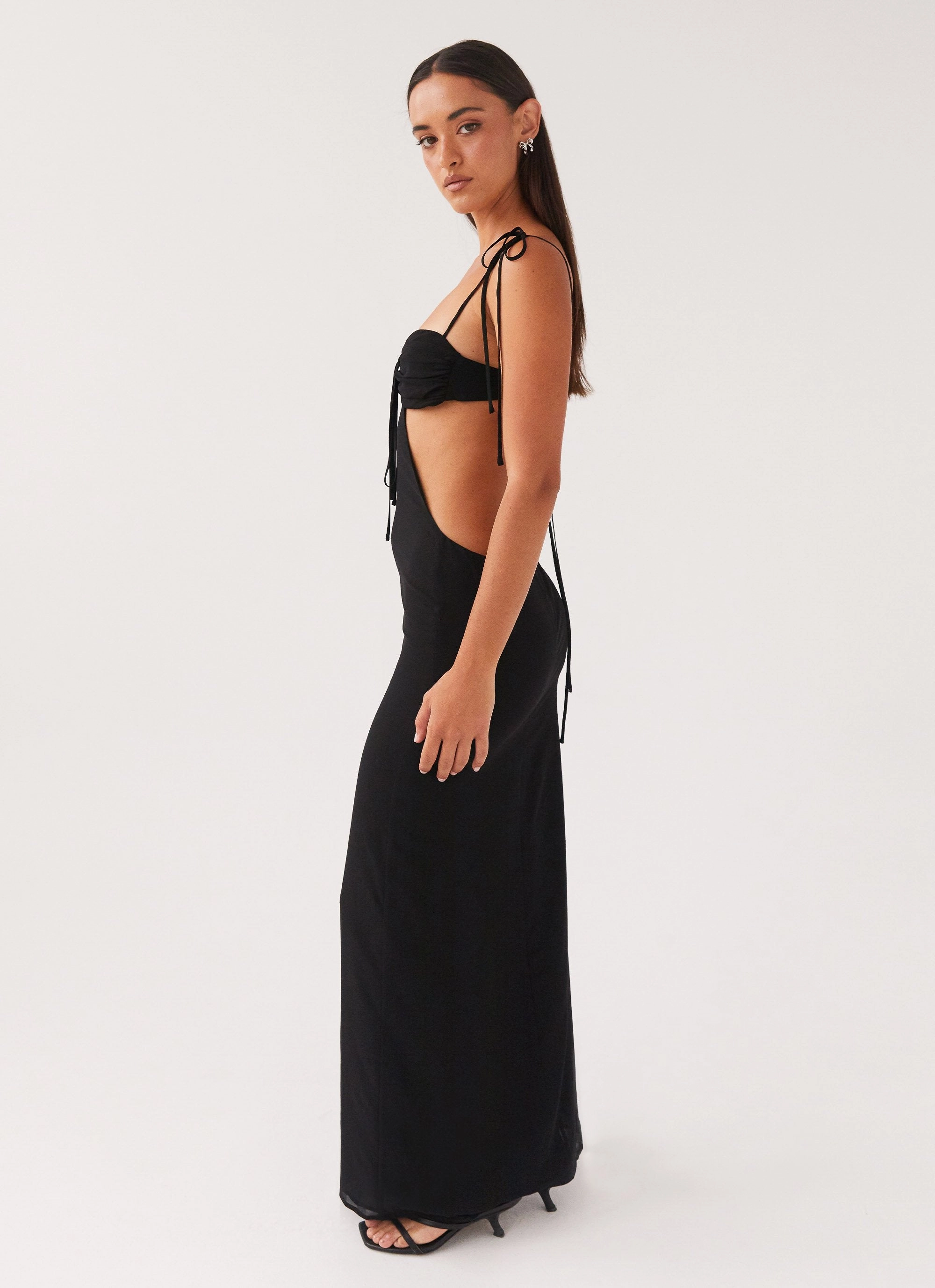 Tyra Ruched Maxi Dress - Black Tailored Fit