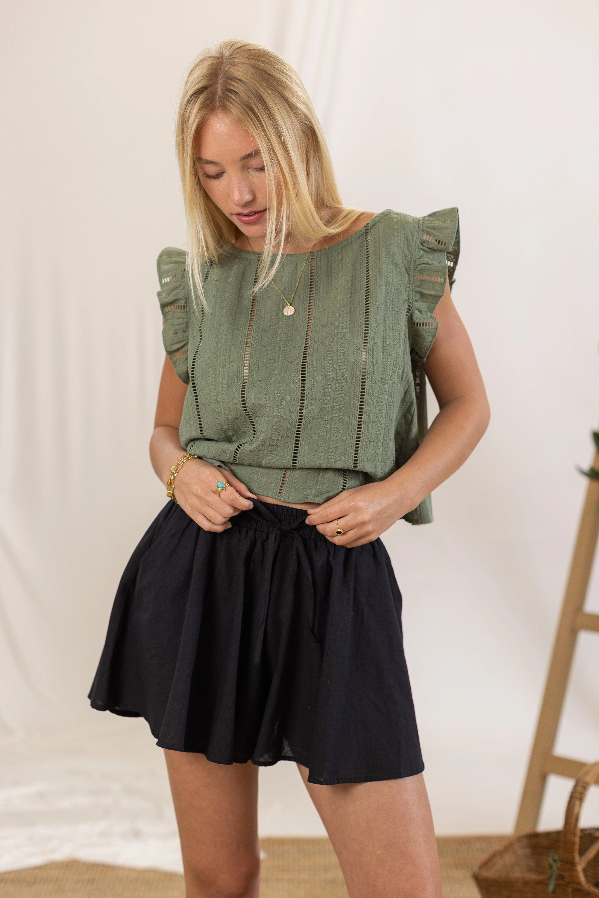 Top Vele Khaki Minimalist Design