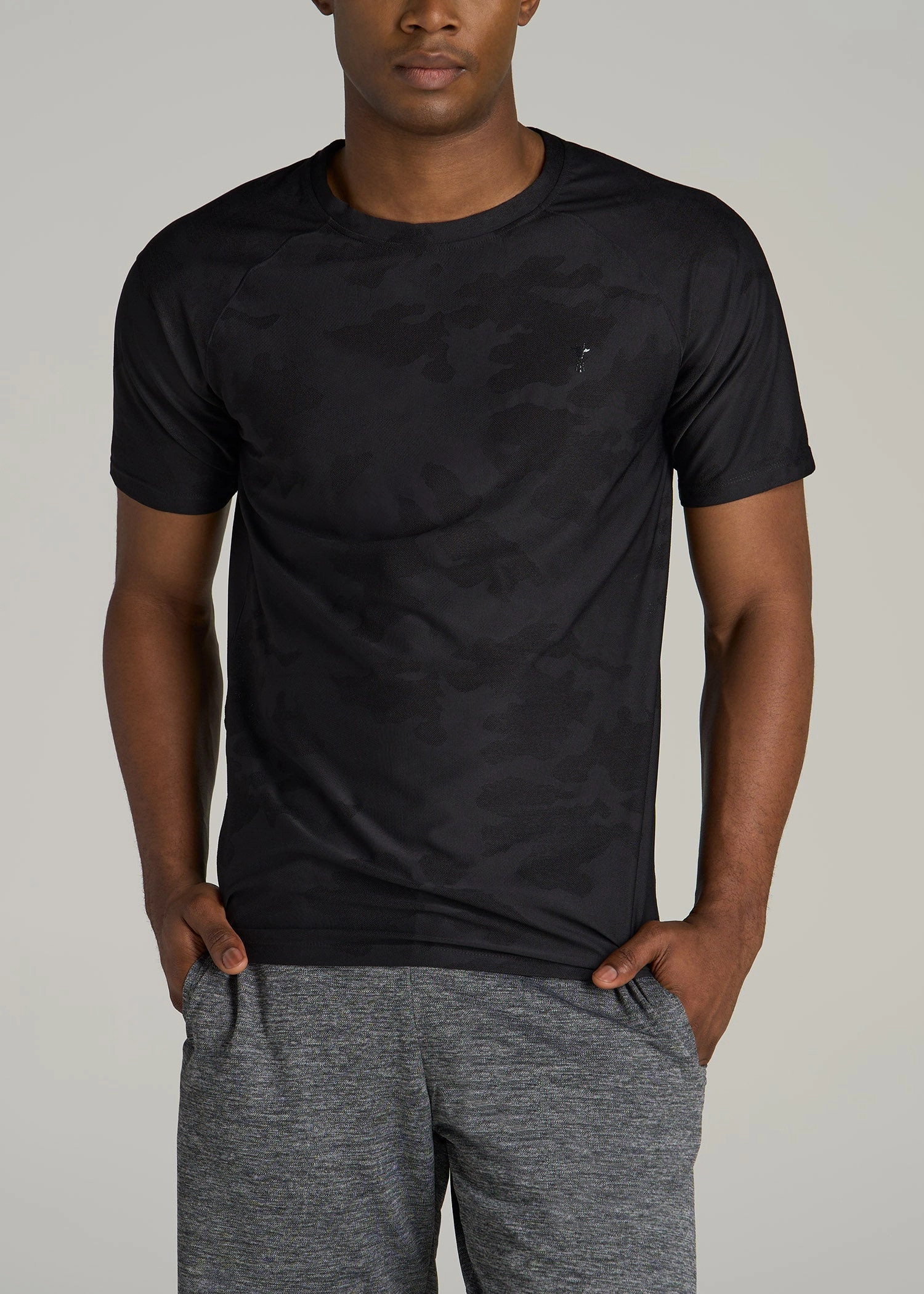 Rolled Hem Finish QuickDry Jacquard Training T-Shirt for Tall Men in Black