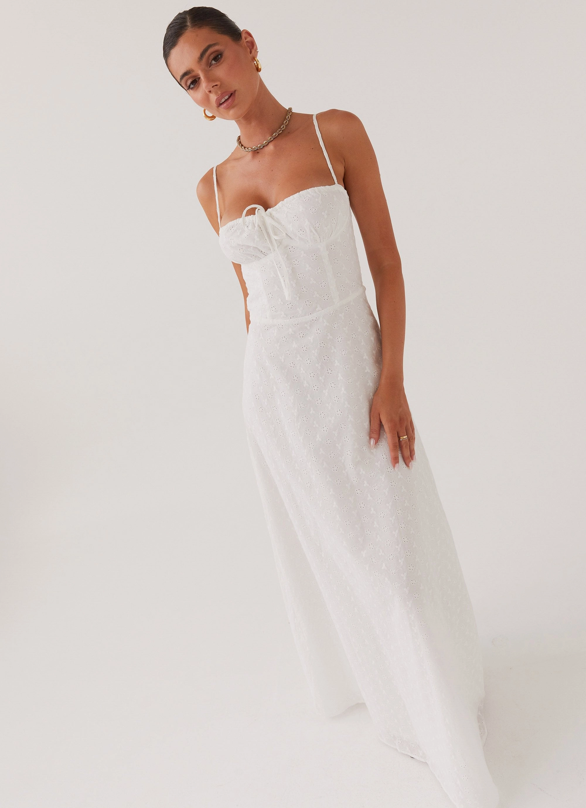 Comfortable Design Relax Feel Elsie Broderie Maxi Dress - White