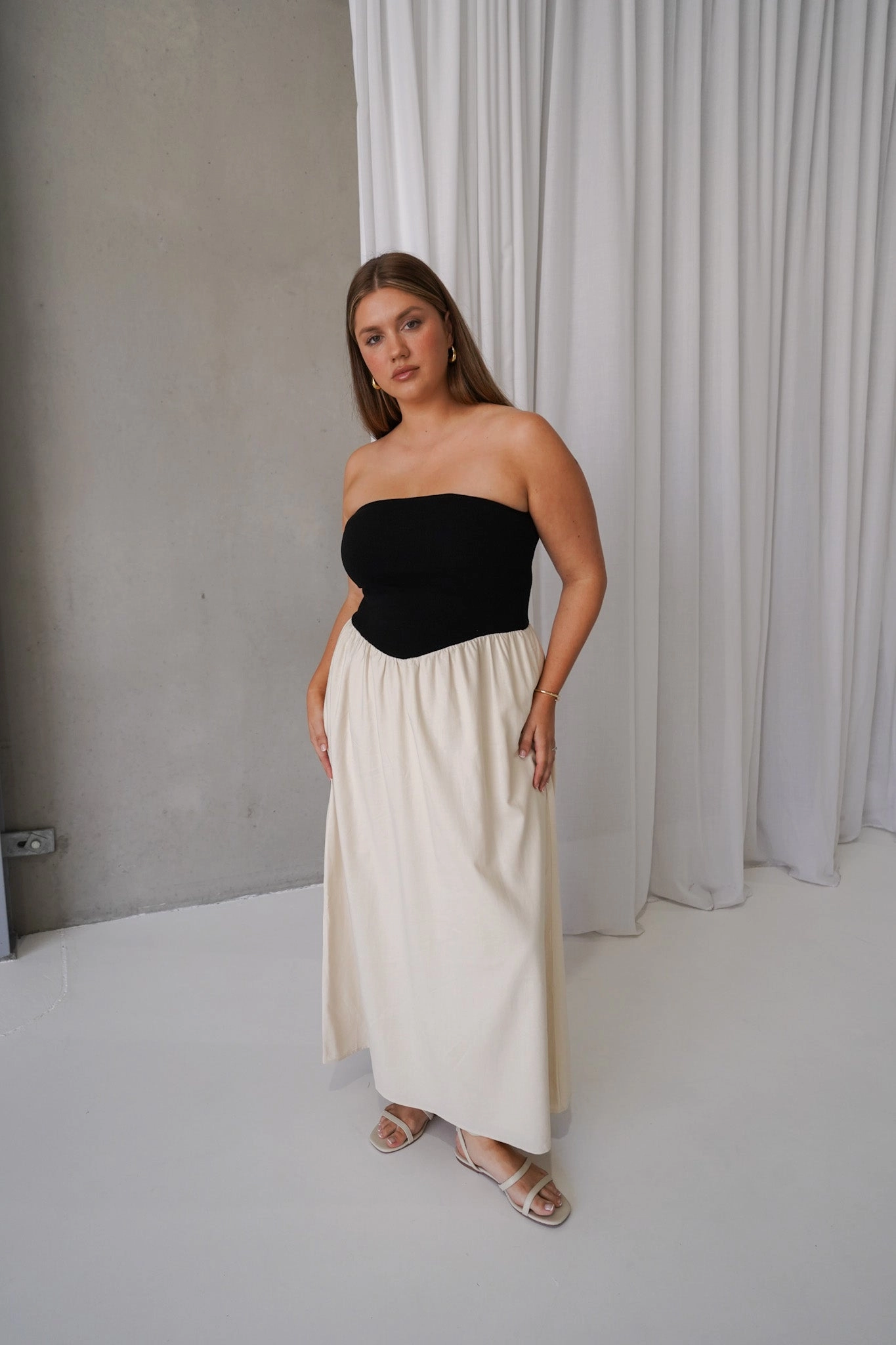 Lace Ease VELLA DRESS NEUTRAL/BLACK