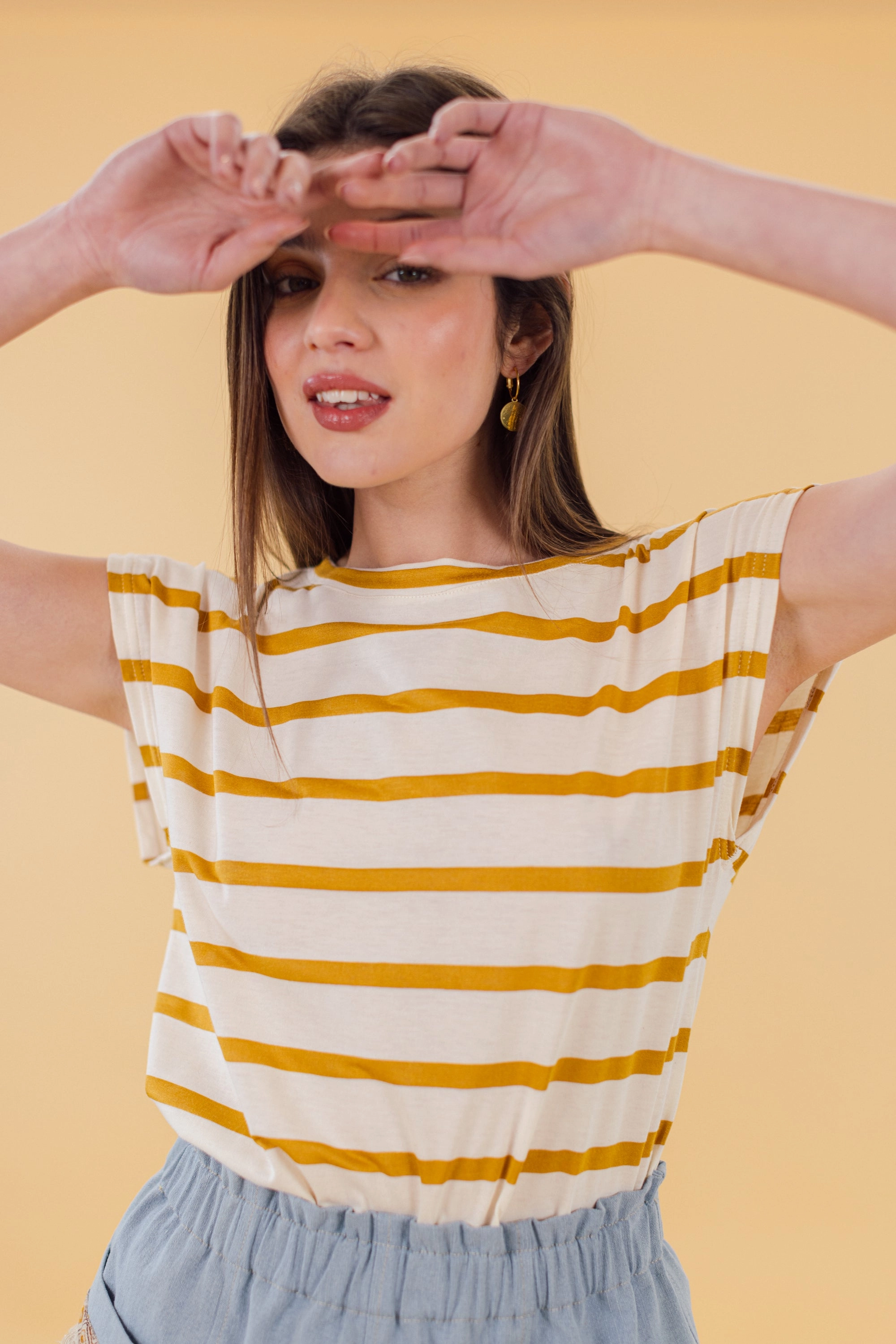 Top Aria Mustard Stripes Sporty Tee