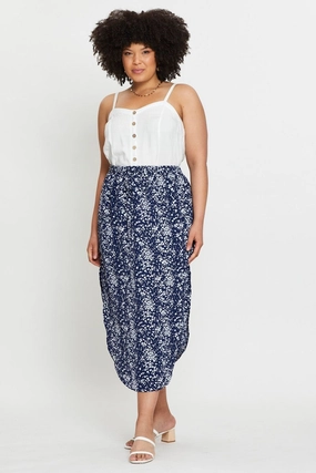 Subtle Finish Smooth Cut Floral Print Midi Skirt Elastic Waist