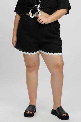 Chafe Resistant Edges Black Ric Rac Trim Linen Blend Shorts