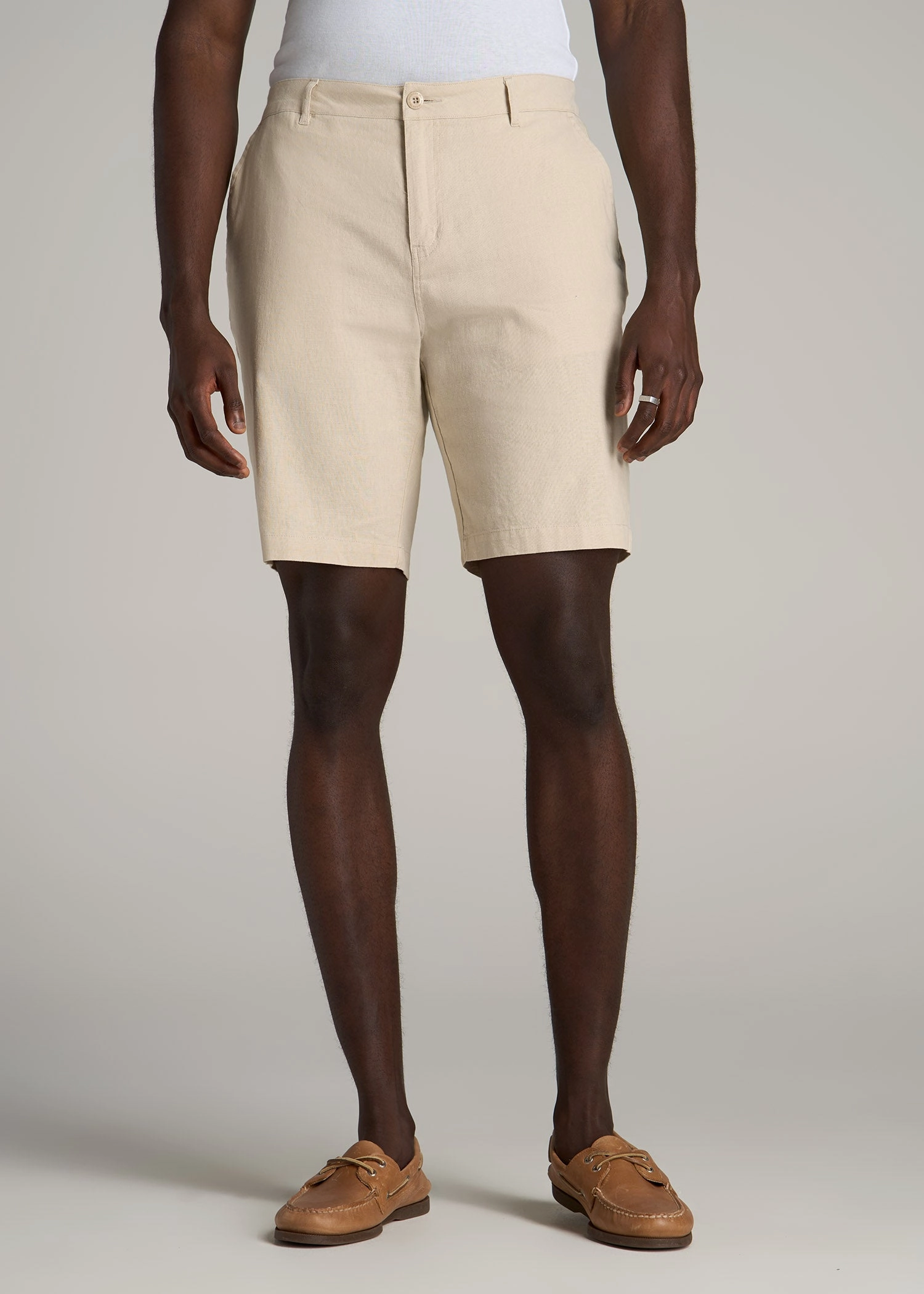 Sporty Casual No Bulky Feel Linen Shorts For Tall Men in Sandstone