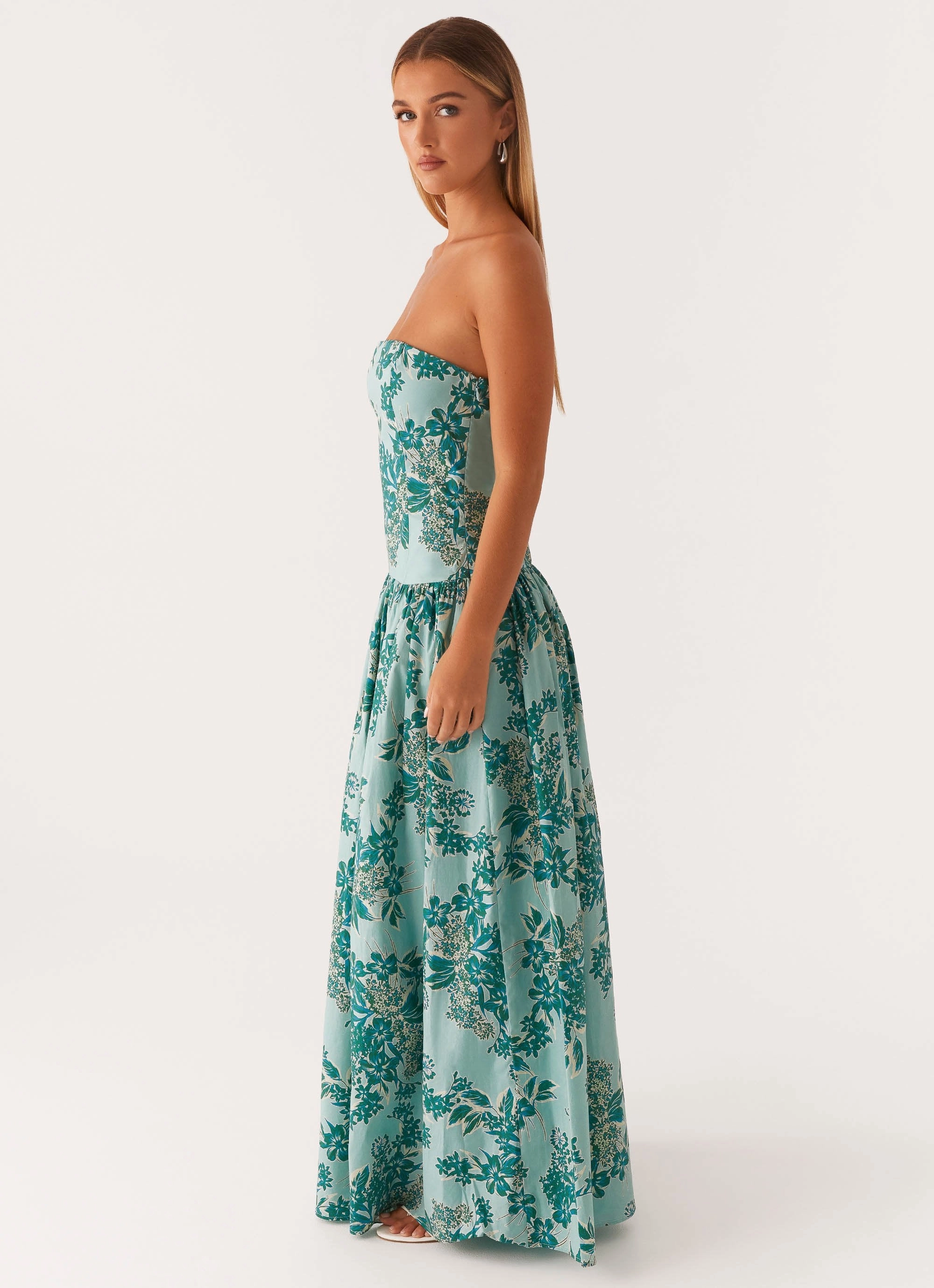 Luxury-Fabric vacation look Andorra Maxi Dress - Cloud Nine Floral