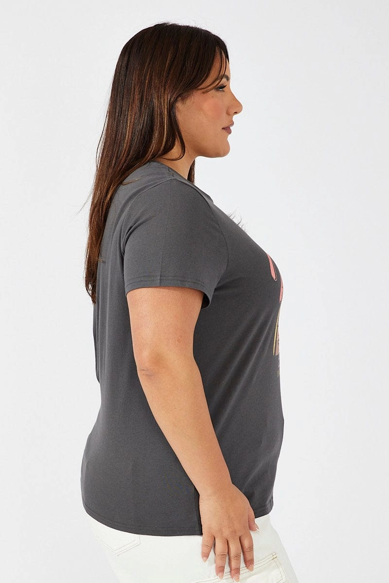 Grey Graphic T-shirt Short Sleeve Crew Neck Performance Comfort