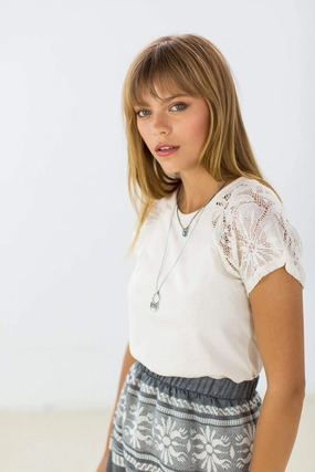 Top Alex Cream Durable Hem Stitching Simple Pullover