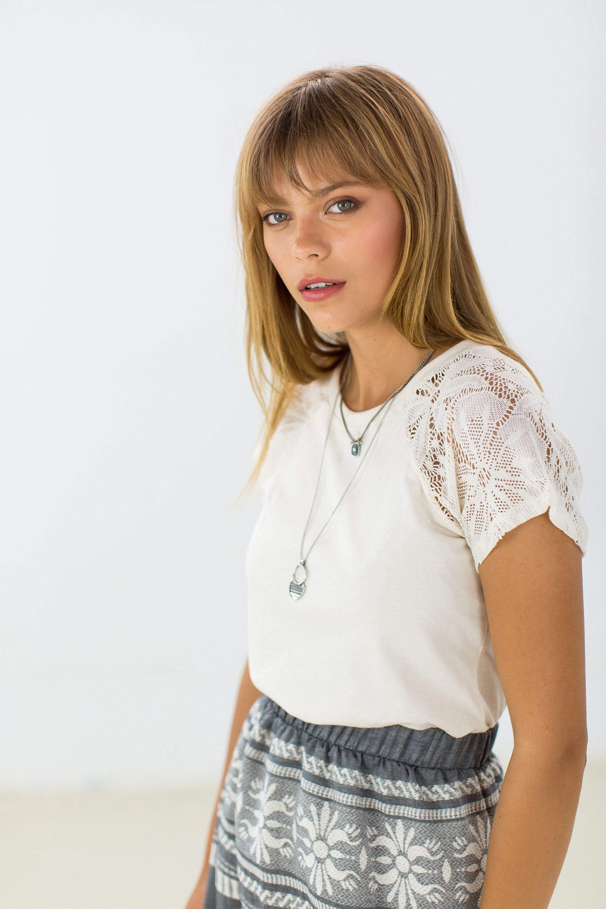 Top Alex Cream Durable Hem Stitching Simple Pullover