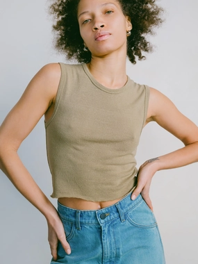Tasi Crop, Regen Silk Noil Jersey, Sage Comfy Fit Layer