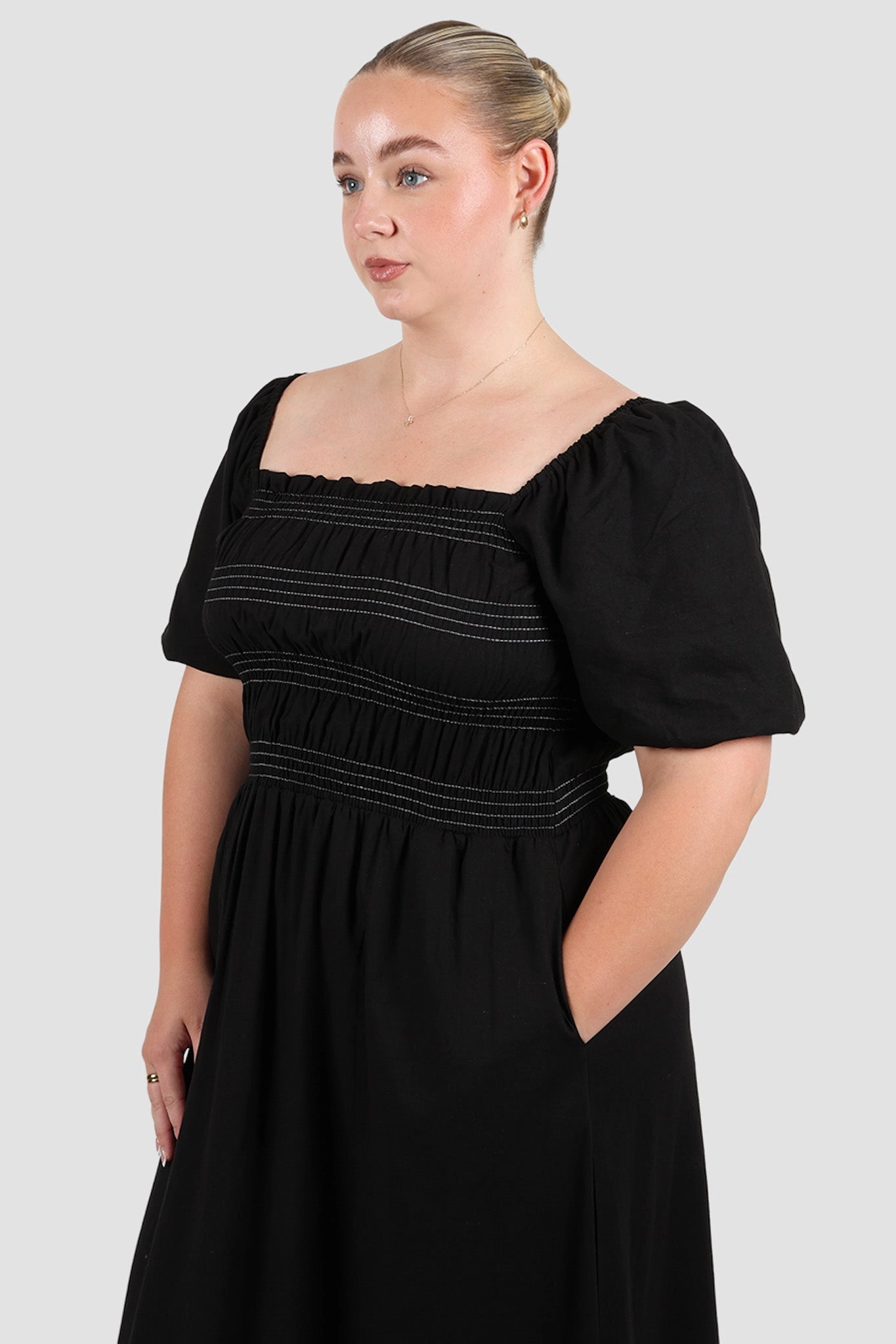 ISMAE MAXI DRESS BLACK CONTRAST Hidden-Pocket Lightweight warm-weather dress