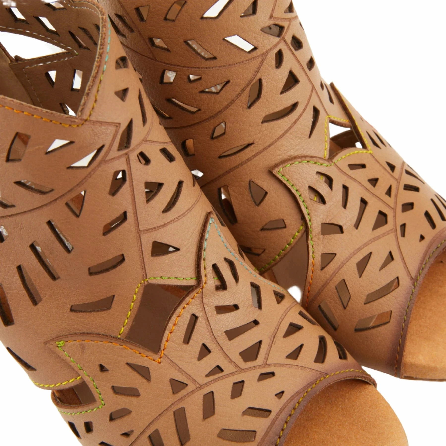 L'Artiste by Spring Step Women's Icon Sandals - Tan Smile Step Club Jog