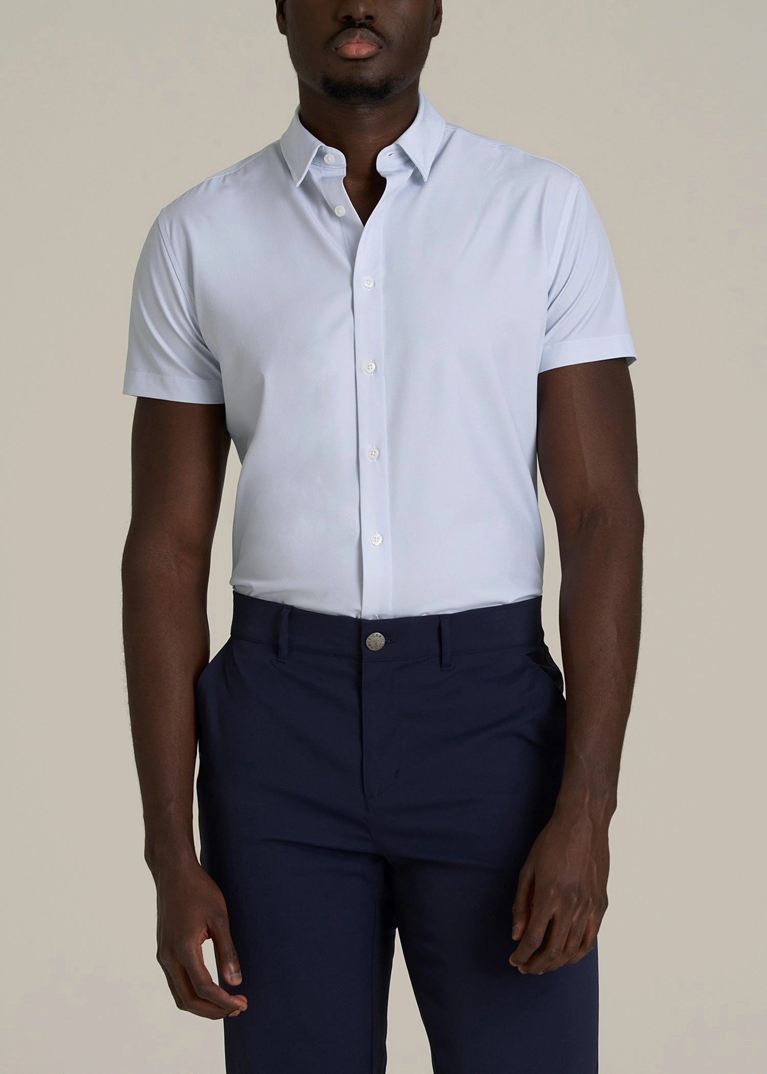 Textured Weave Ribbed Trim Details Short Sleeve Traveler Stretch Button Shirt for Tall Men in Light Grey Chevron