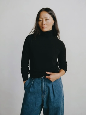 Marianne Turtleneck, Regen Silk Noil Jersey, Black Casual Chic Look Non Iron Fabric