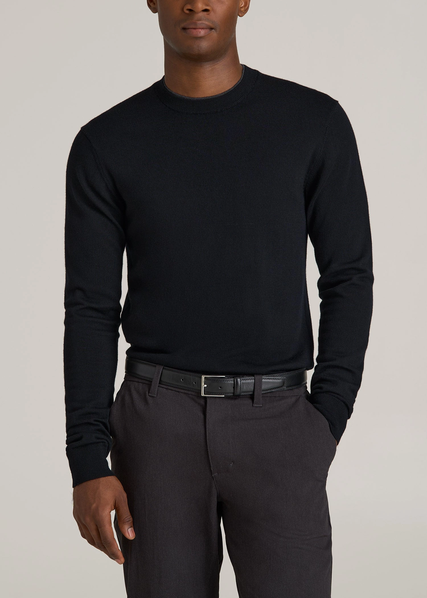 Shrink resistant Minimalist Style Merino Wool Crewneck Tip Sweater for Tall Men in Black