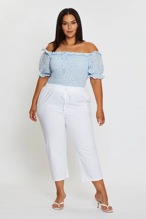 White Slim Leg Pants High Rise Elastic Waist Relaxed Cut Cropped hem
