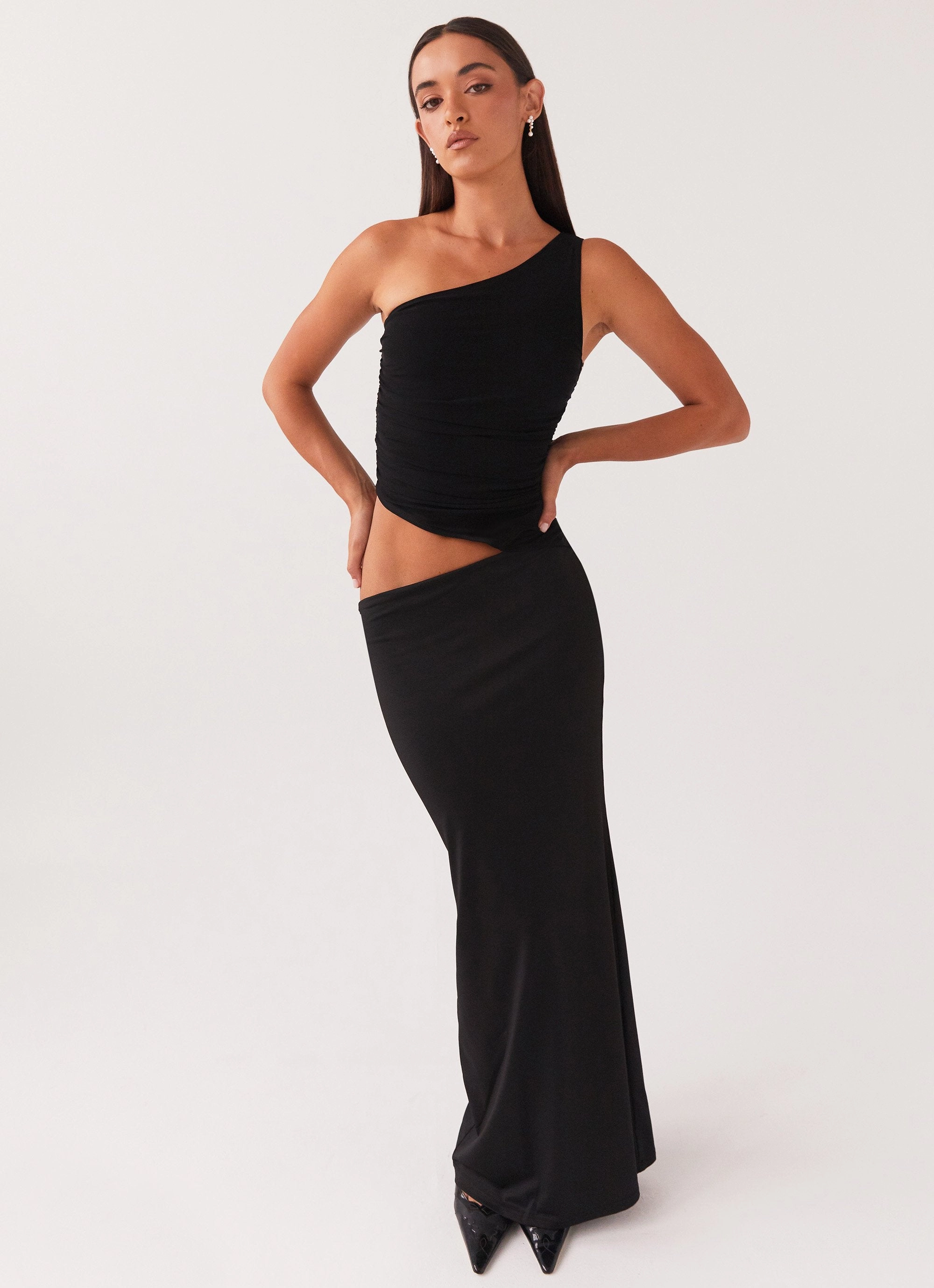 Villa Light Modern and Stylish Seranella One Shoulder Maxi Dress - Black