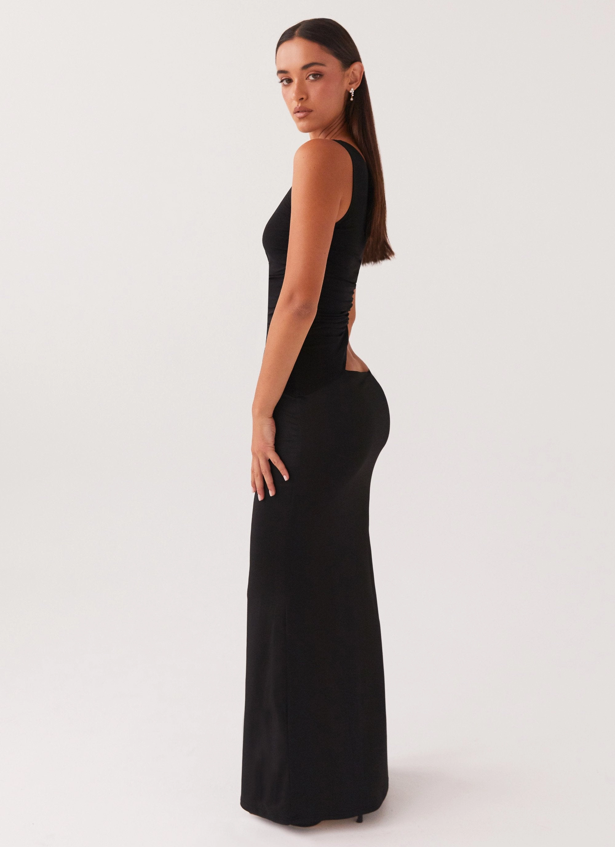 Easy Movement Sophisticated Line Seranella One Shoulder Maxi Dress - Black