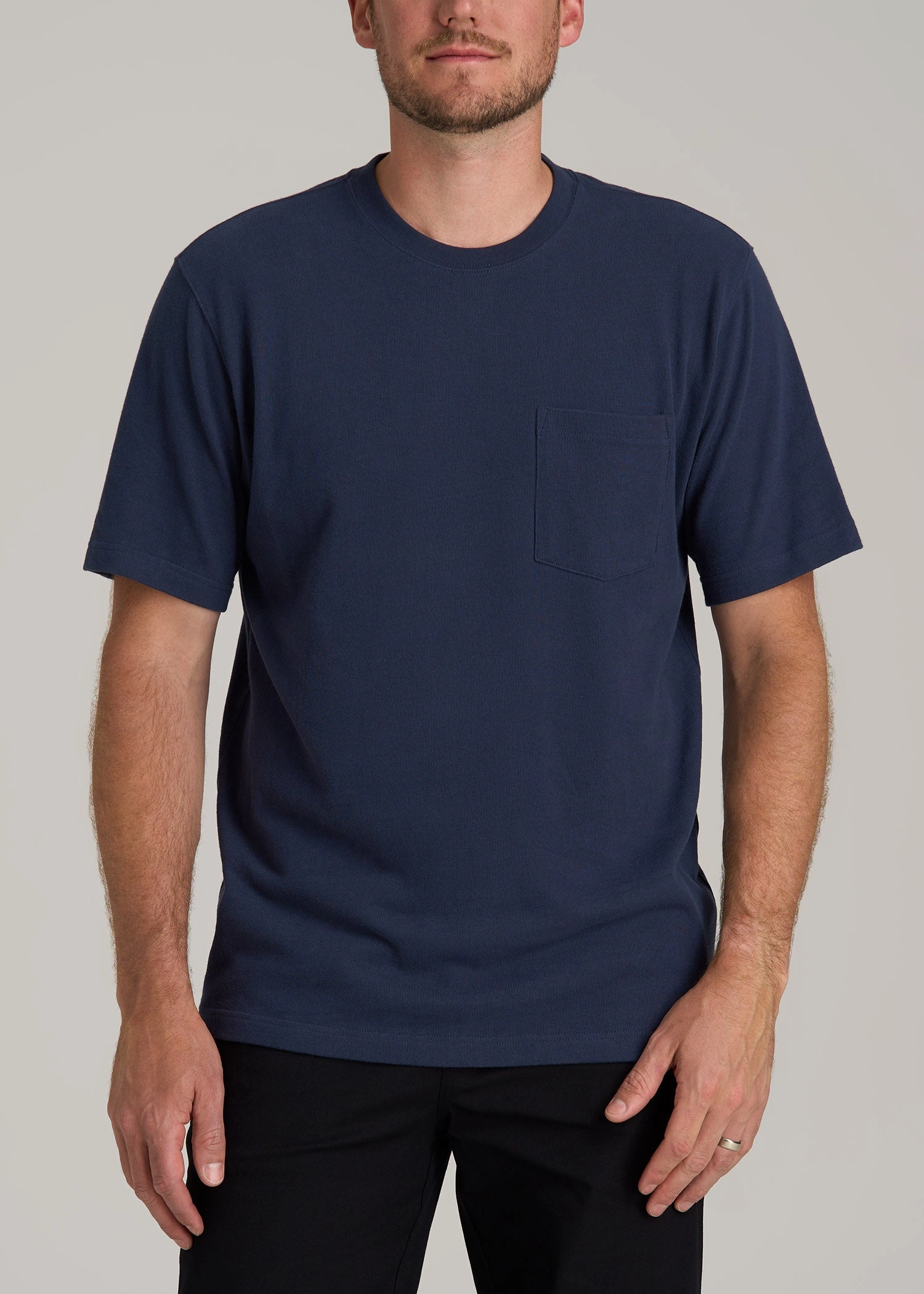 LJ&S Workwear Pocket T-Shirt for Tall Men in Midnight Navy Weighted Hem
