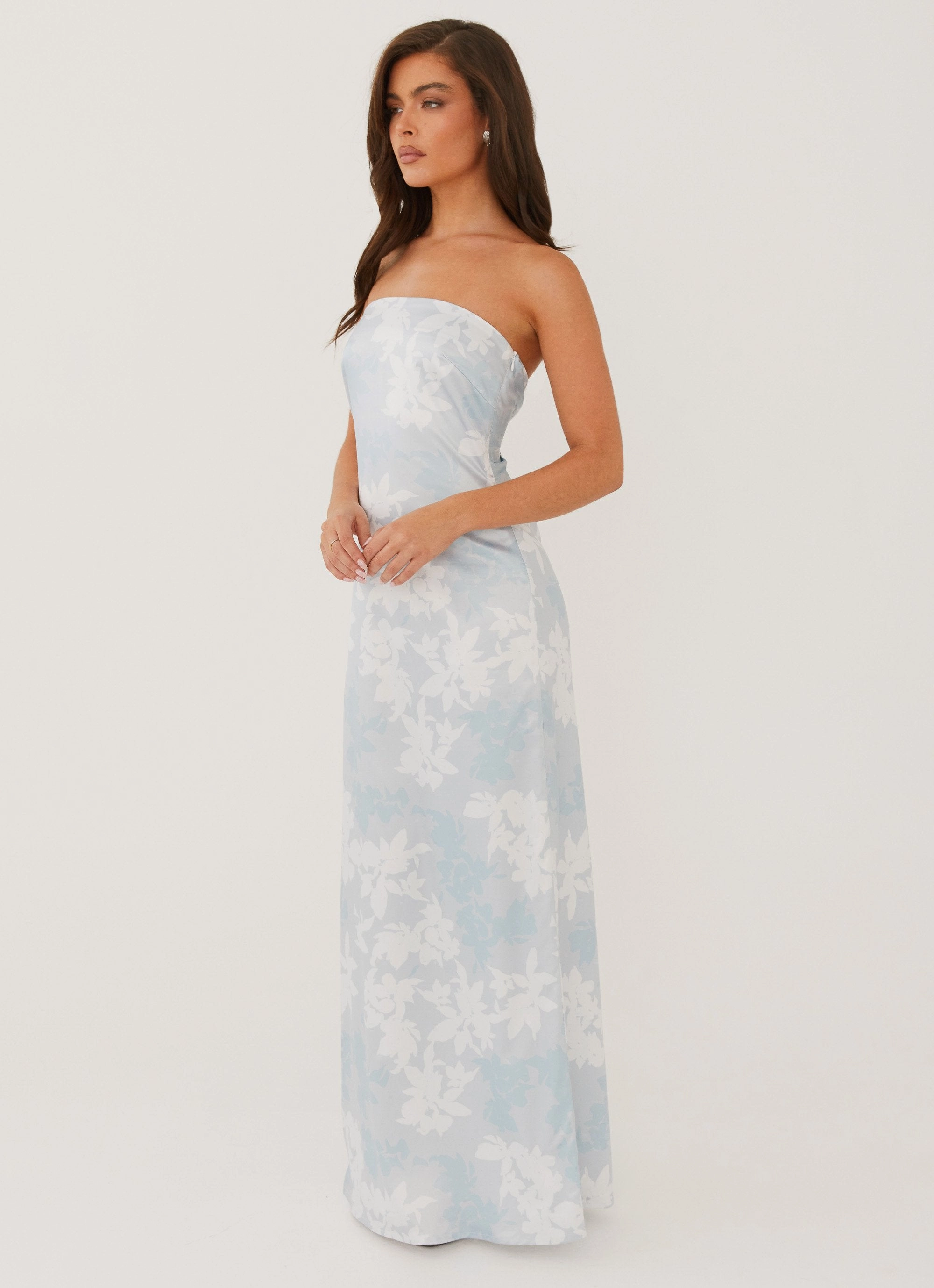 Love Me More Maxi Dress - Blue Blossom Sharp Fit Sleek Texture