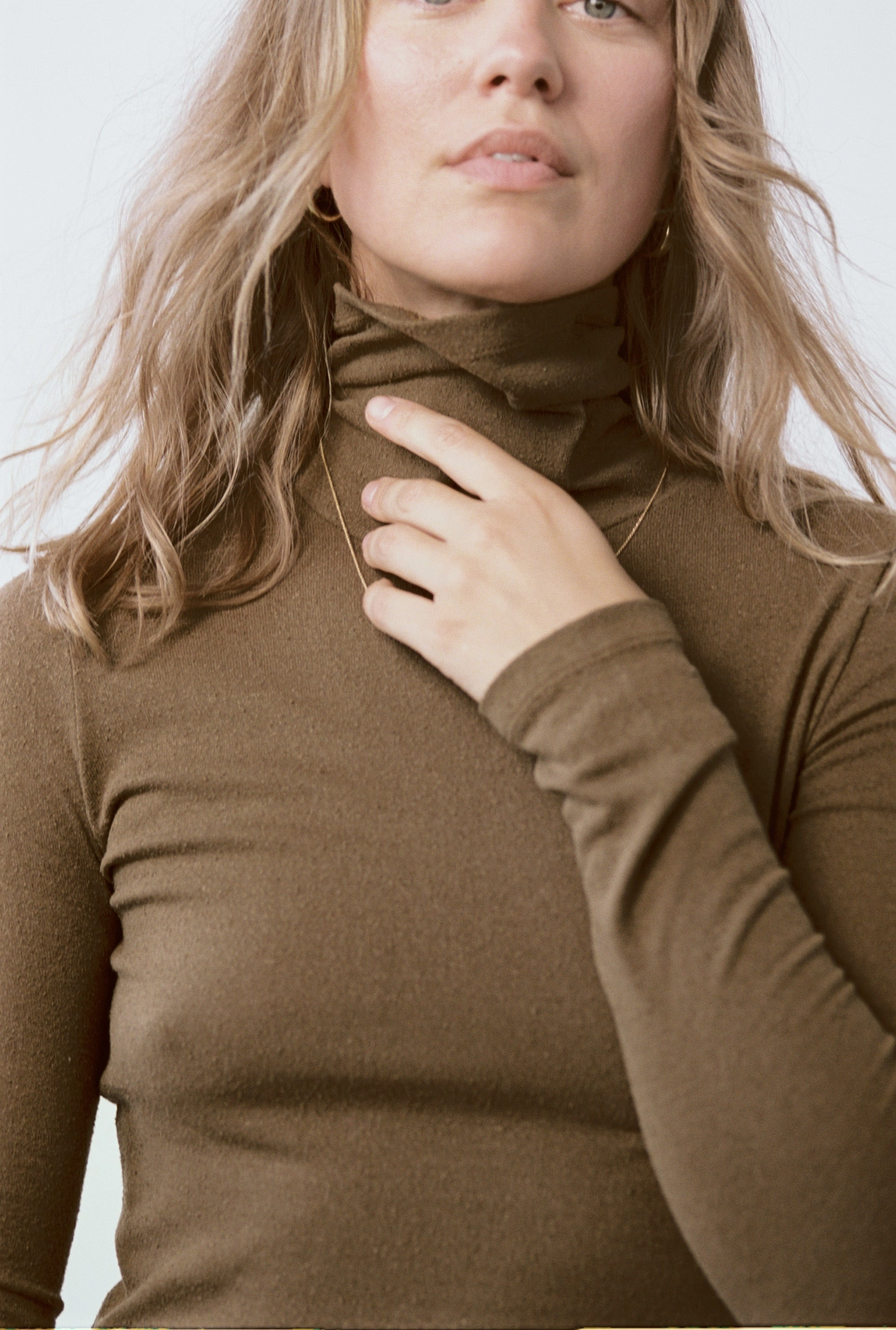 Comfortable and Chic Marianne Turtleneck, Regen Silk Noil Jersey, Coffee