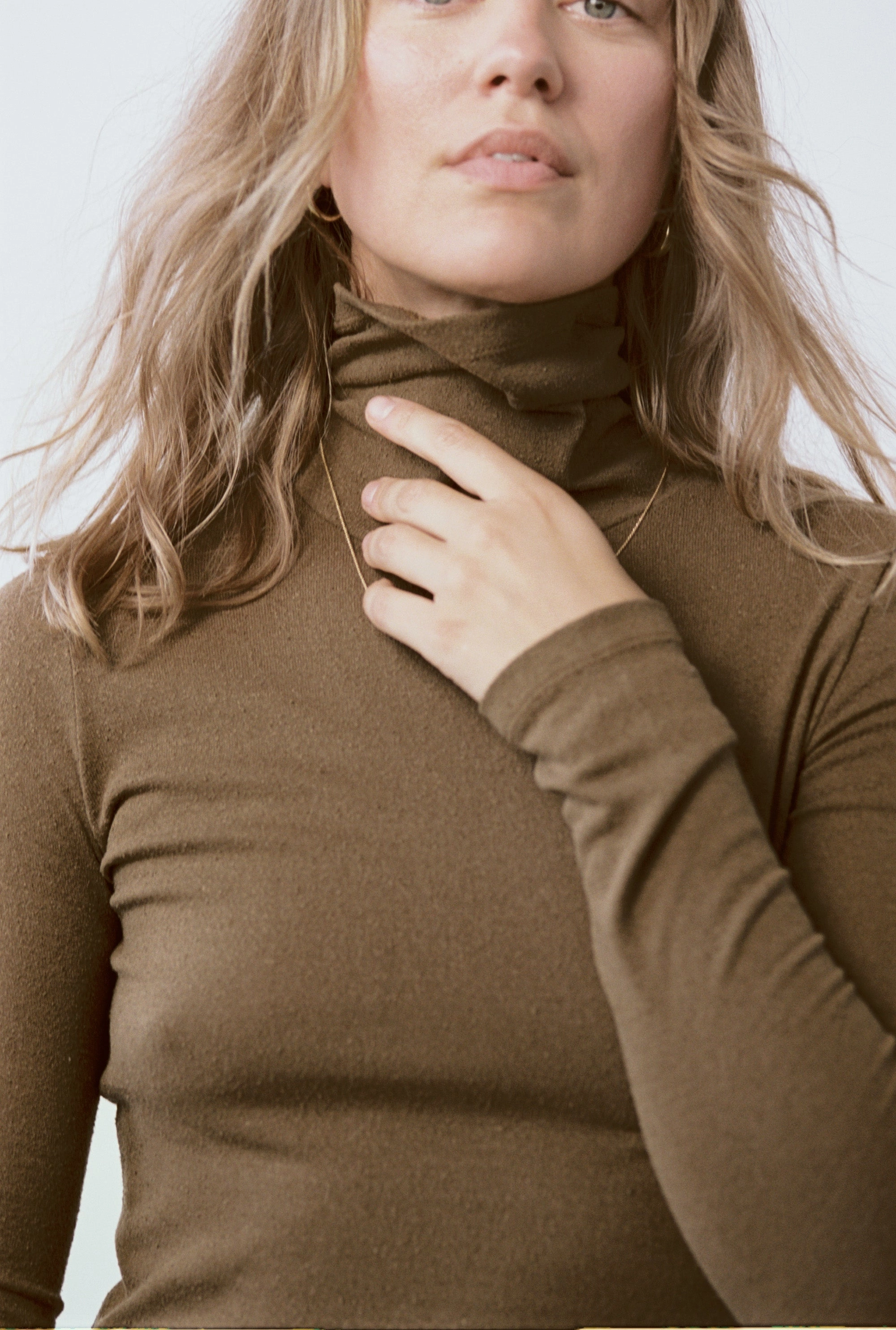 All-Day Comfort Wear Cozy And Warm Marianne Turtleneck, Regen Silk Noil Jersey, Coffee